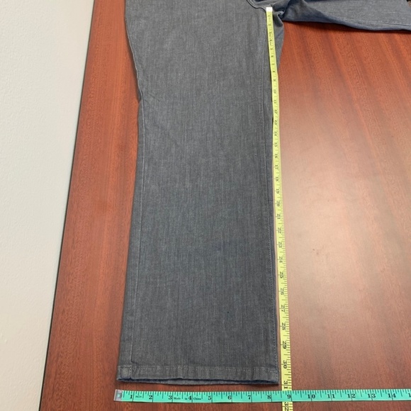 Lee Classic Fit - Picture 3 of 8